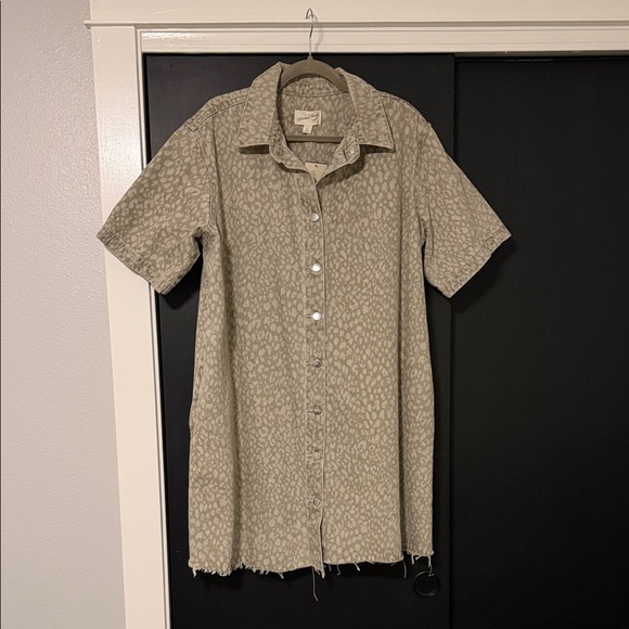 Universal Thread Patterned Button Down Dress - Picture 1 of 4